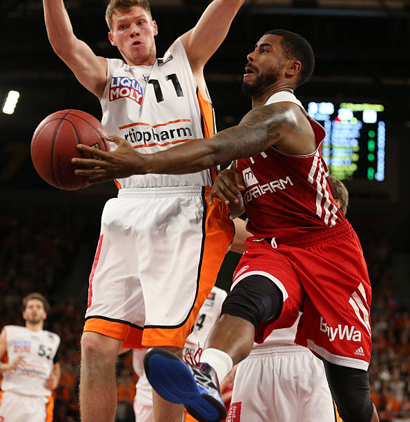 现出了超凡 现出了超凡